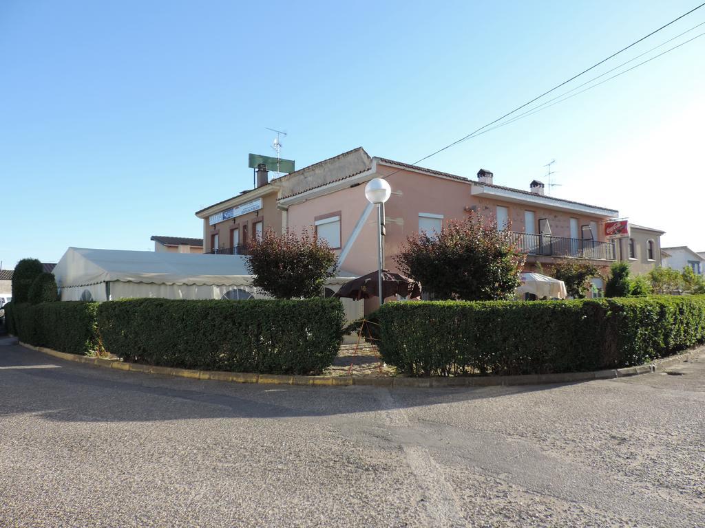 Hostal Sali Pelabravo Exterior foto
