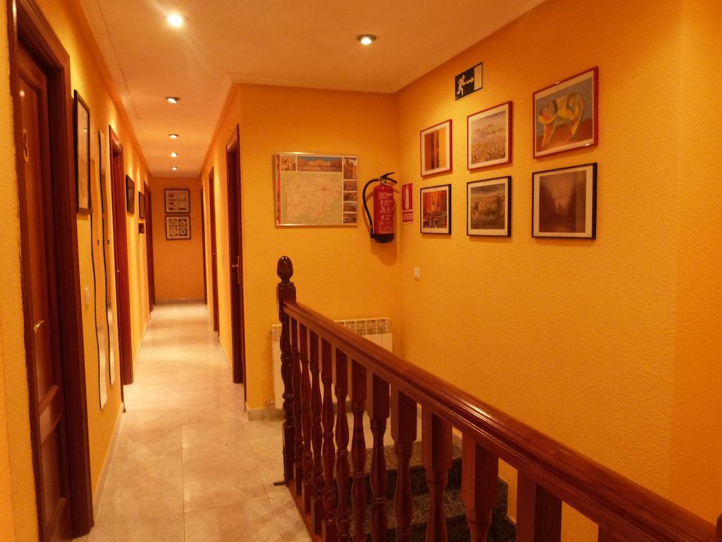 Hostal Sali Pelabravo Exterior foto